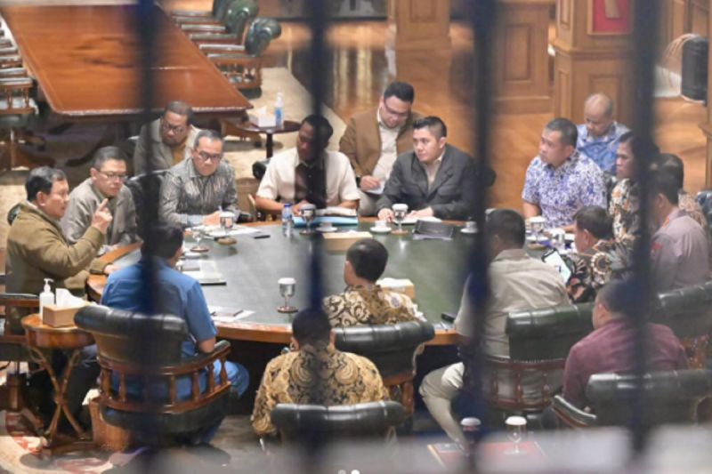 Prabowo Bahas Perguruan Tinggi dan Buruh di Hambalang