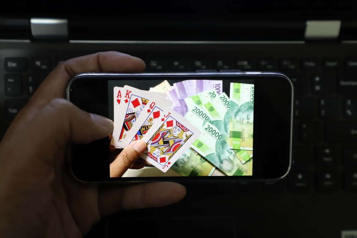Penggerebekan Besar: 321 WNA dan Situs Judi Online