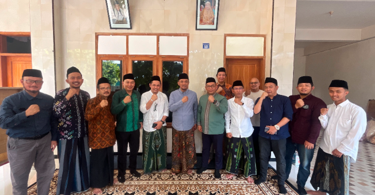Gus hery ketum pbnu: Gus Fahim Dukung Gus Hery Maju Ketum PBNU