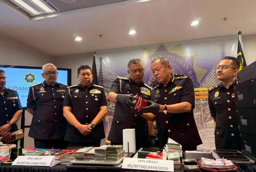 Sindiket PLKS: Orang Dalam JIM Terlibat Op Crack Ilustrasi sindiket plks untuk artikel Sindiket PLKS: Op Crack Bongkar Keterlibatan 'Orang Dalam' JIM